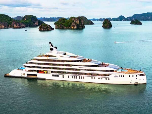 Grand-Pioneer-Cruise-Halong