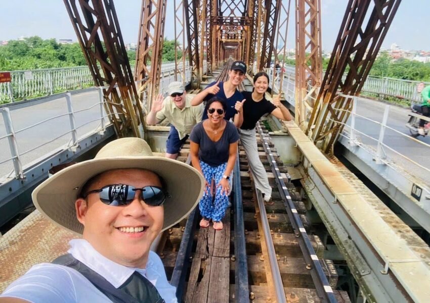 Hanoi-City-Tour-Long-Bien-Bridge