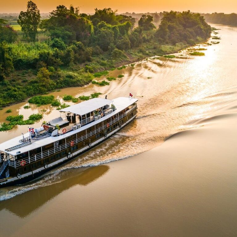 Travel Vietnam: Ultimate Guide For First-Time Visitors