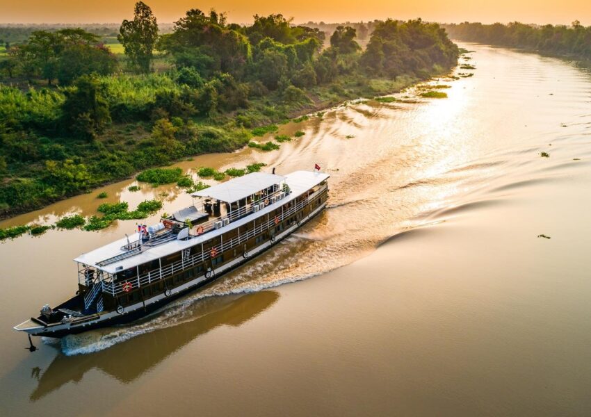 Travel Vietnam: Ultimate Guide For First-Time Visitors