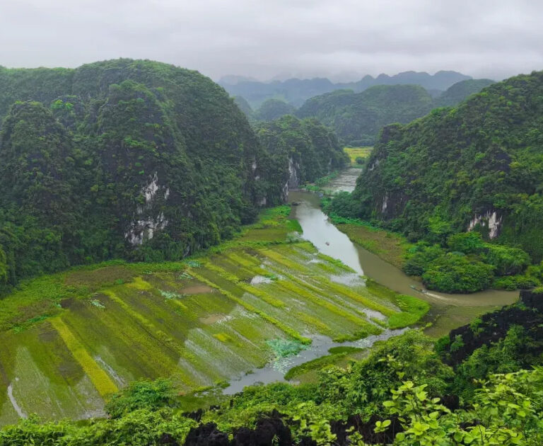 Discovering Ninh Binh Vietnam – Must-See Spots & Hidden Gems
