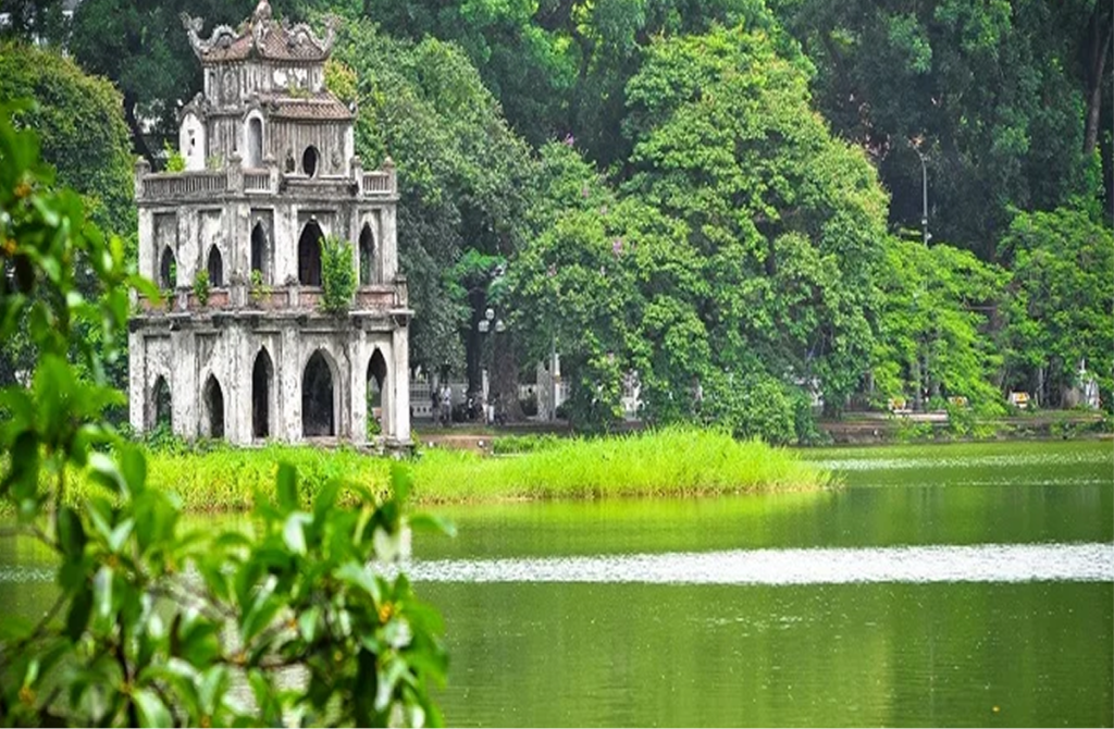 Hoan Kiem Lake & Hanoi Old Quarter 