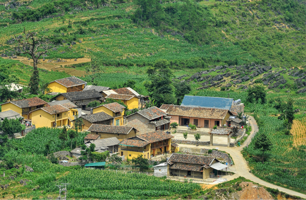 Lo Lo Chai Village