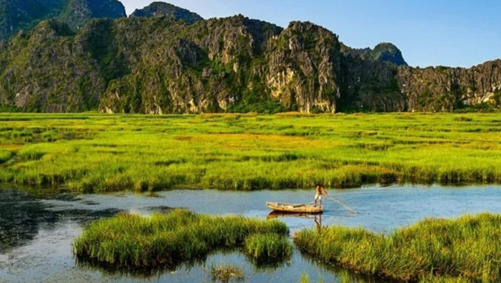 Uncovering Van Long Lagoon – The Quiet Beauty of Ninh Bình