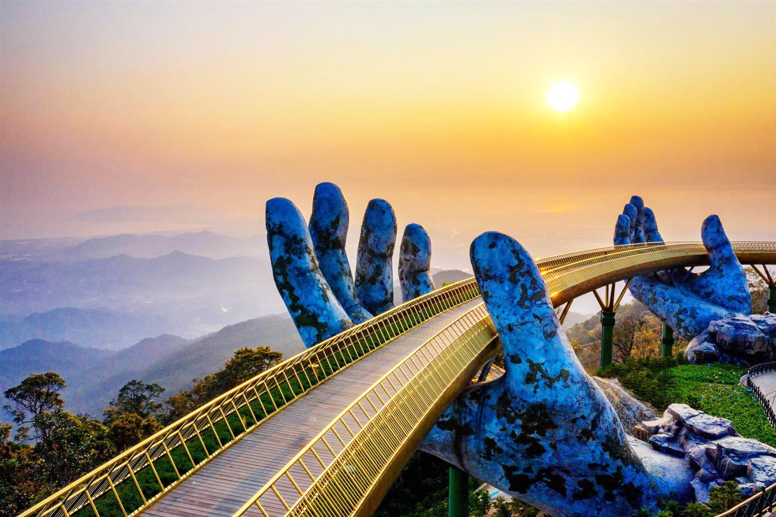 Ba Na Hills is also one of the beautiful tourist destinations in Vietnam