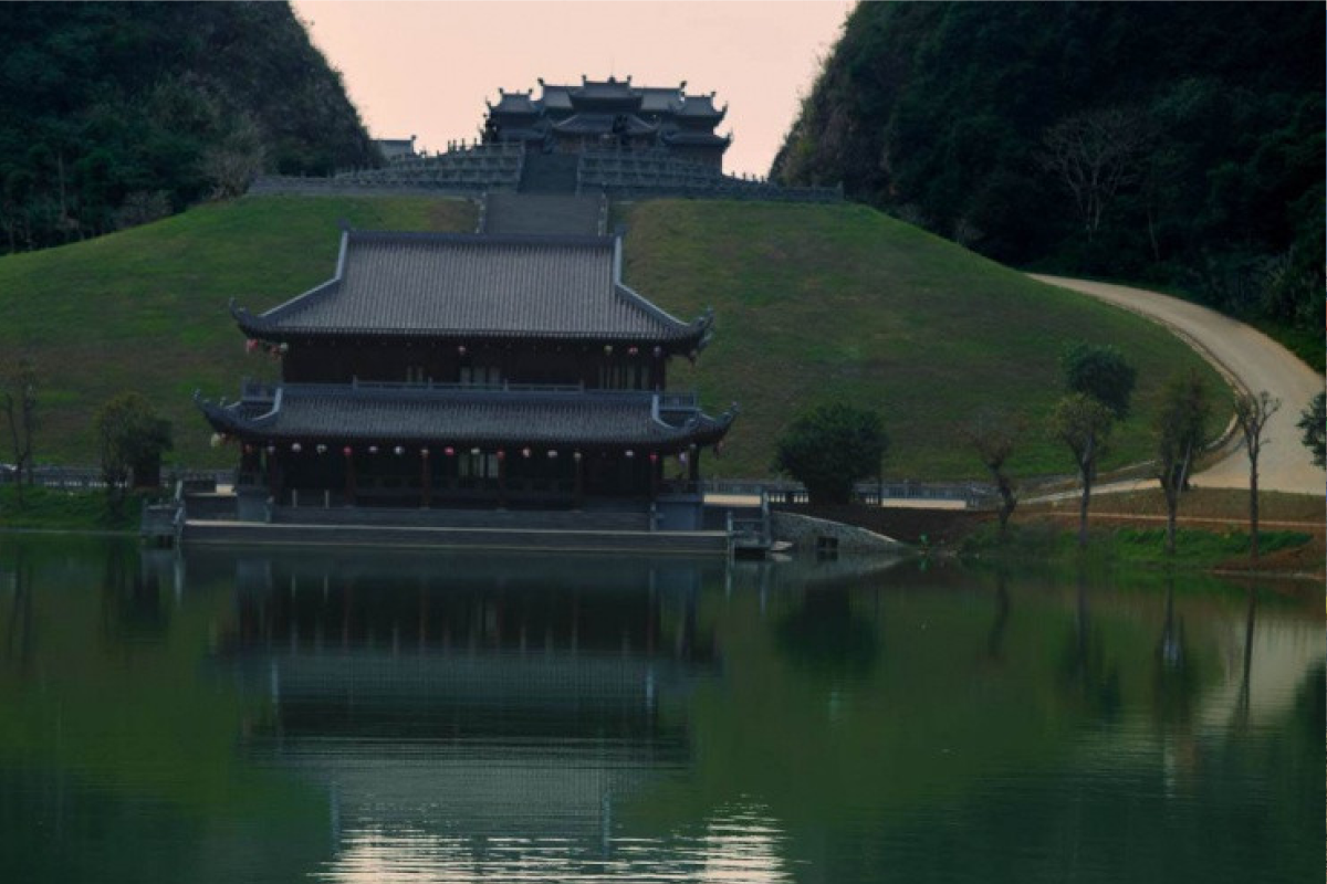 Comparing Thung Ui with Popular Attractions
