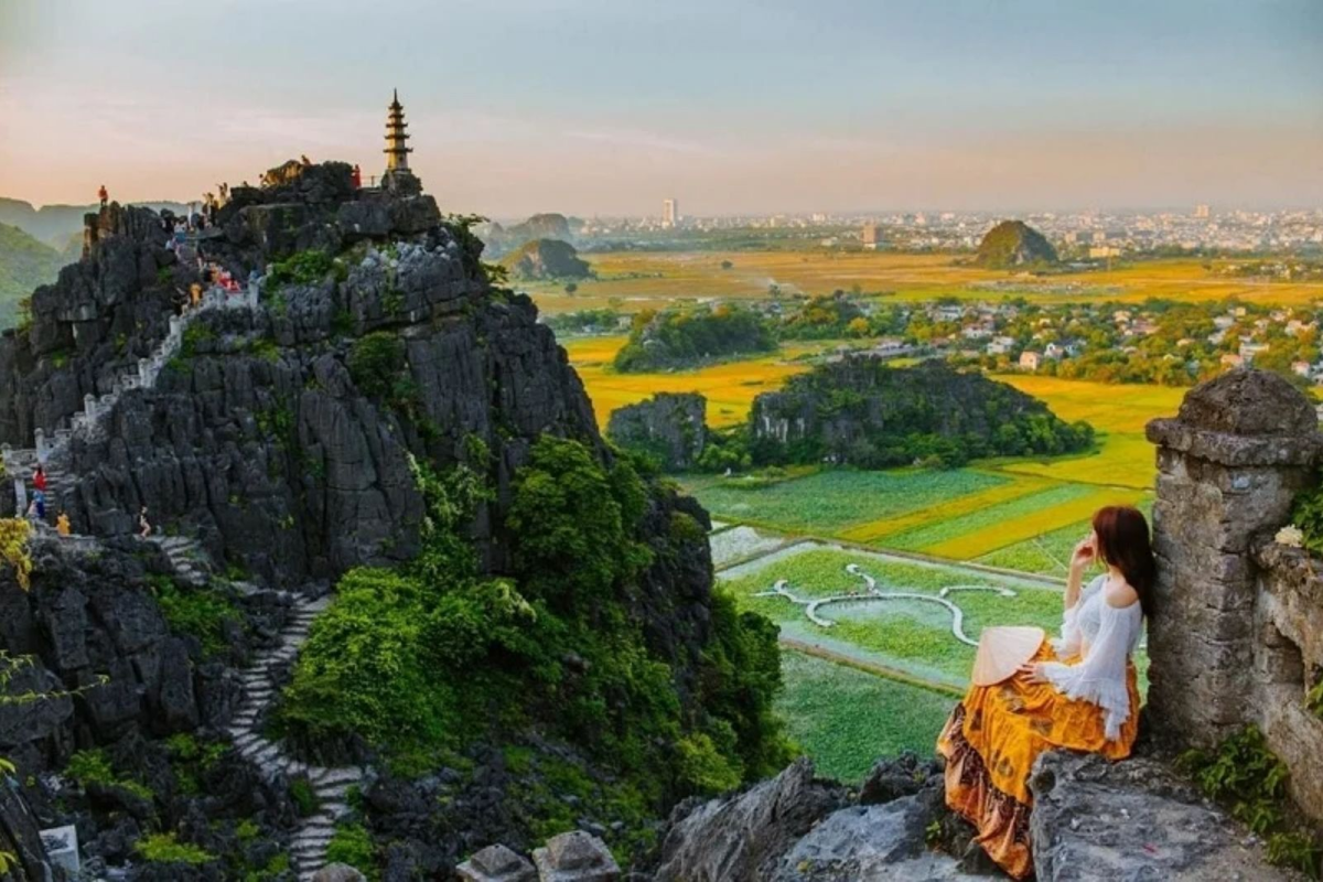 Nearby Attractions Around Am Tien