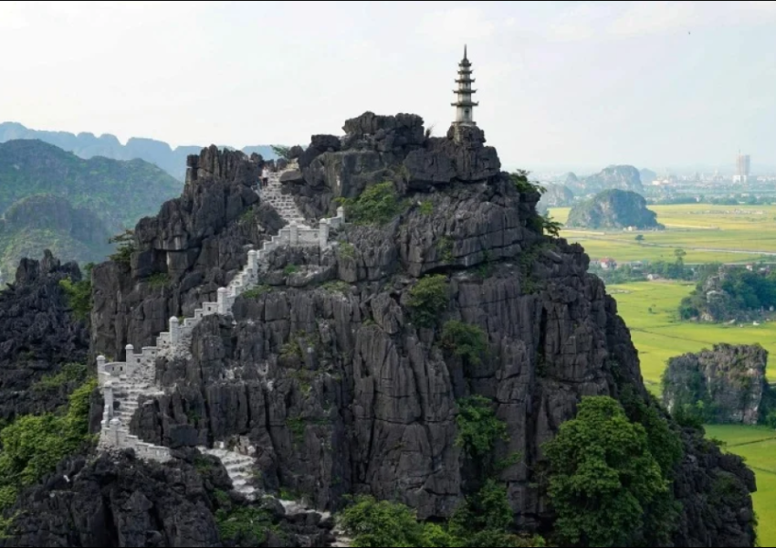 Ngoa Long Mountain: Best Viewpoint in Ninh Binh
