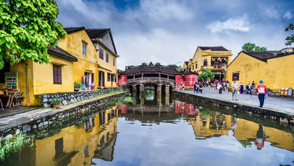 Explore The Famous Japanese Covered Bridge In Hoi An