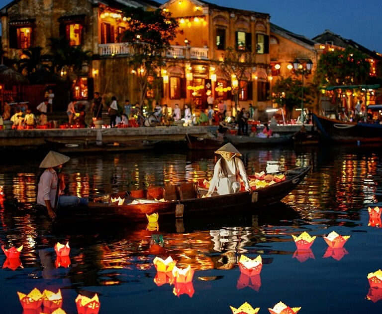 Floating Lantern Hoi An Experience You Must Try At Night