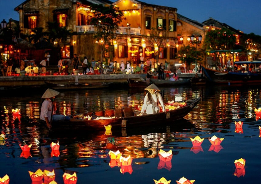 Floating Lantern Hoi An Experience You Must Try At Night