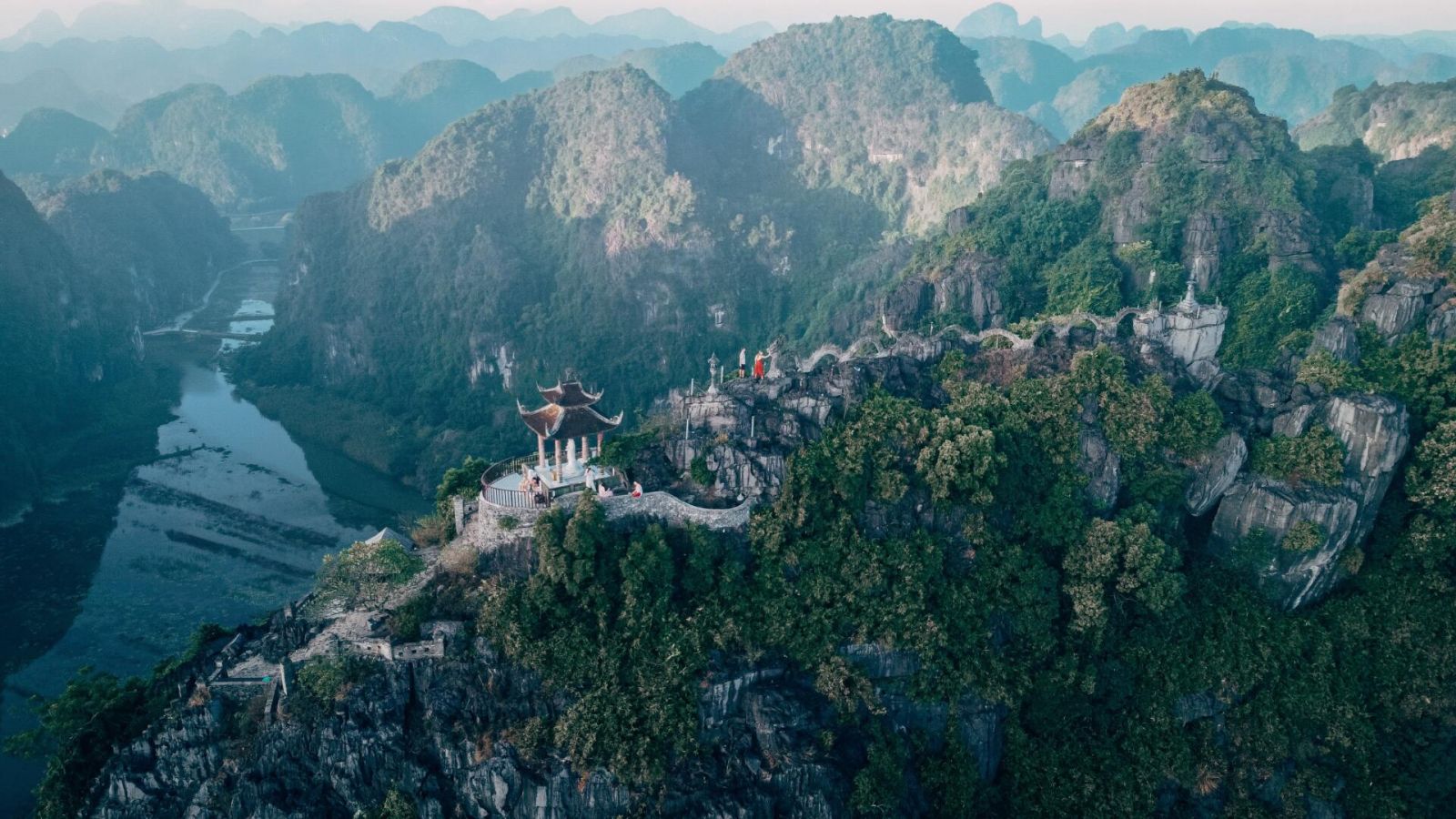 Ngoa Long Mountain is located within the famous Hang Mua area, one of the most popular viewpoints in Ninh Binh