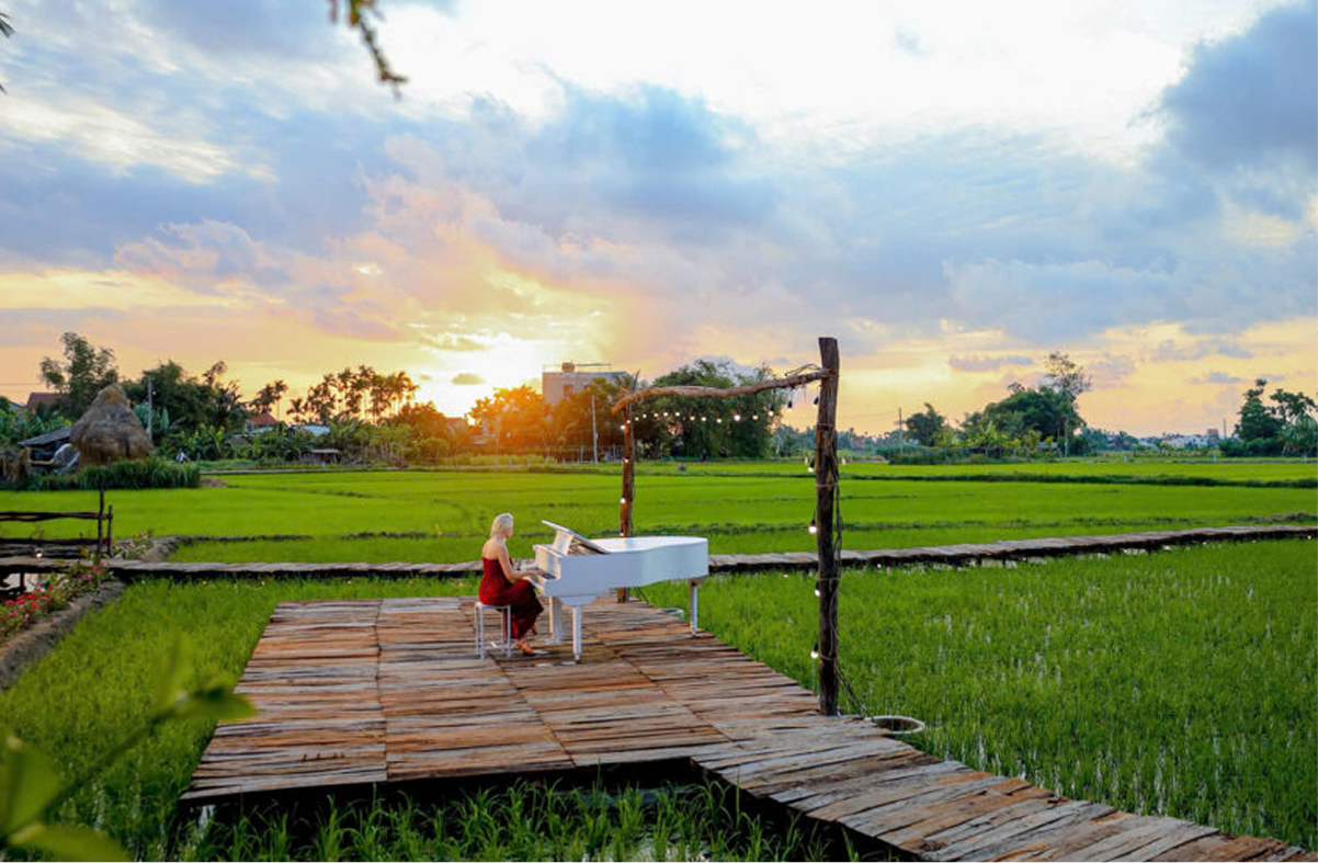 Watch sunrise and sunset over the rice fields