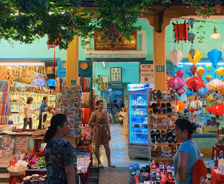 Where To Shop At Hoi An For Local Souvenirs And FashionWhere To Shop At Hoi An For Local Souvenirs And Fashion
