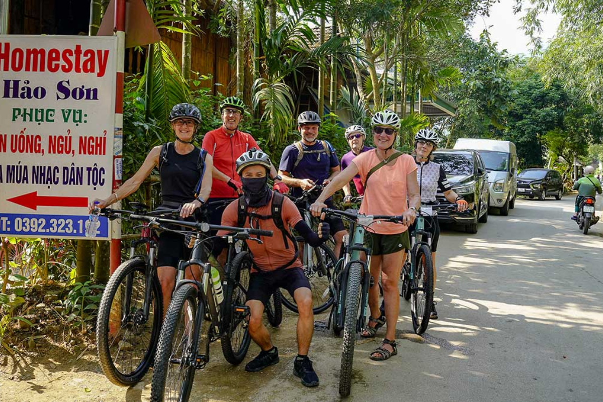 Cycle through Tra Que and Cam Thanh while experiencing cycling through Vietnam countryside